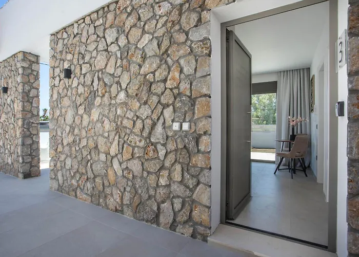 Nostos Luxury Кремасти