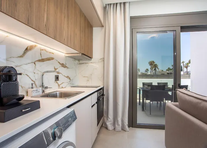 Nostos Luxury Apartamento *